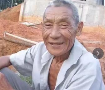 走失者照片 荆州松滋急寻：八旬老人失联，穿青色...