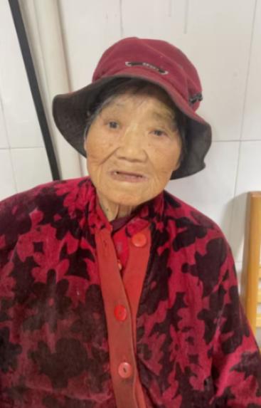 走失者照片 信阳市寻亲：九旬老太被救助，自述叫...