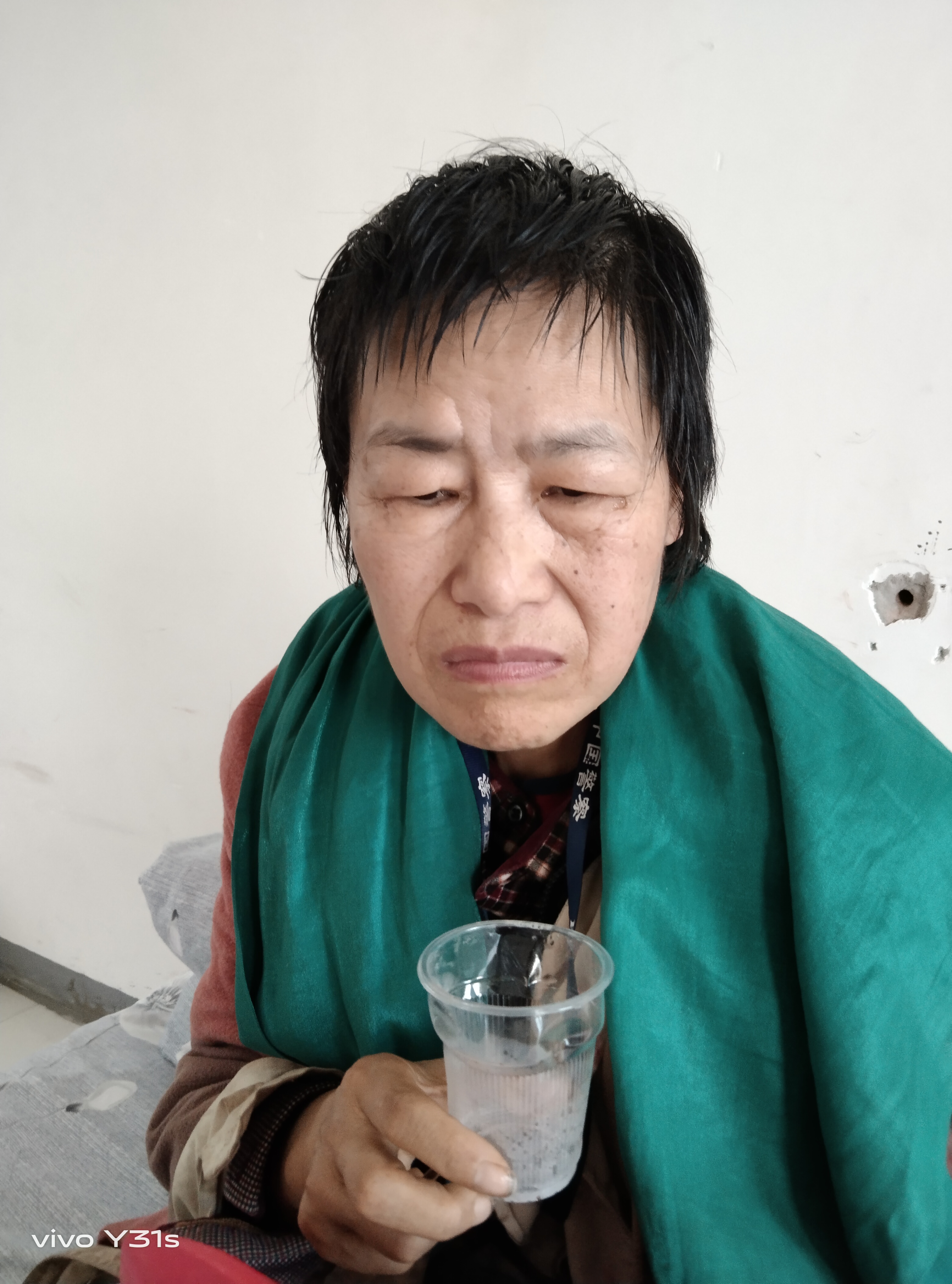 走失者照片 亳州寻亲：五旬女子被救助，穿暗红色...