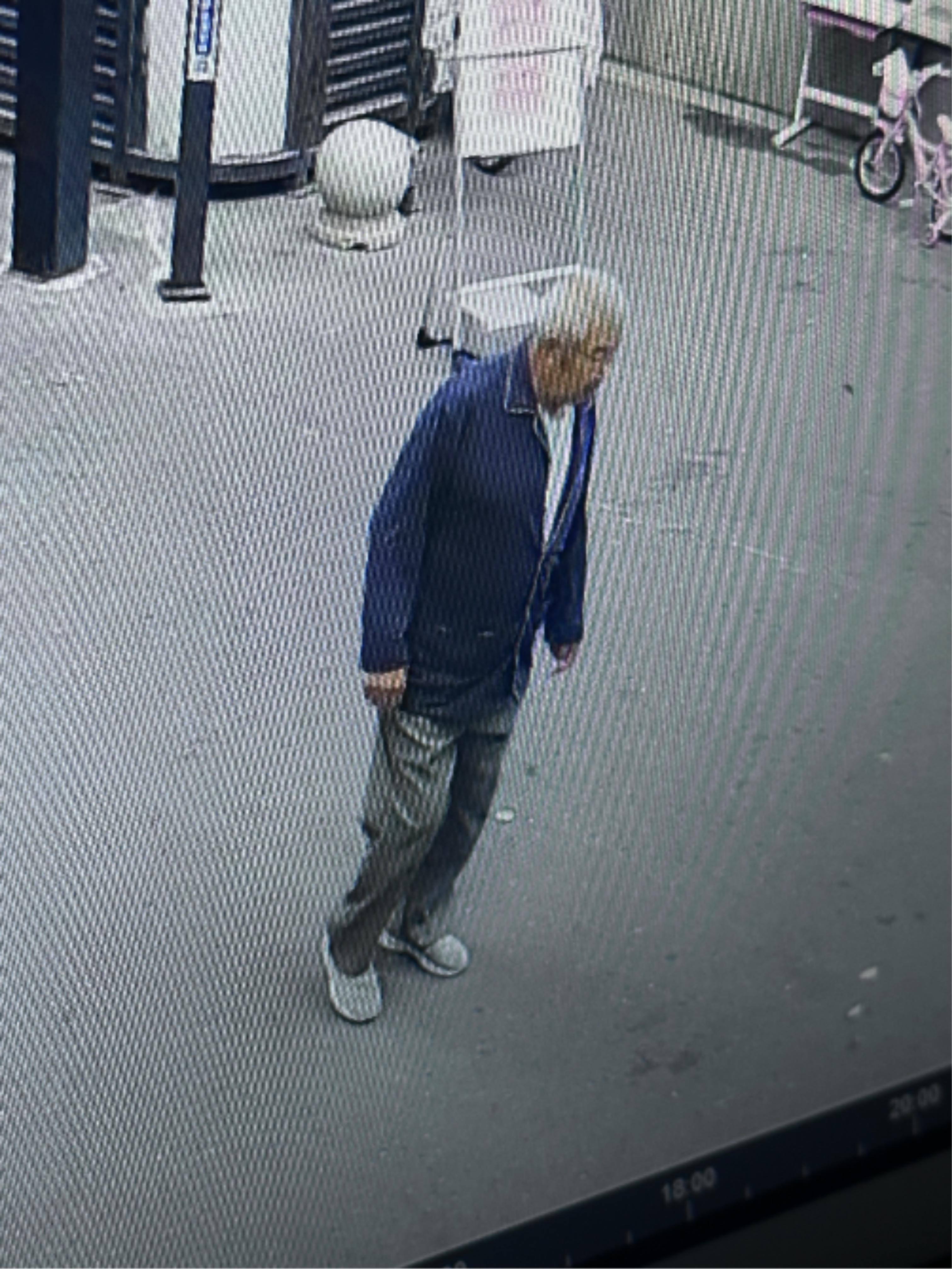 走失者照片 郑州市寻人：七旬老人走失，穿蓝色睡...