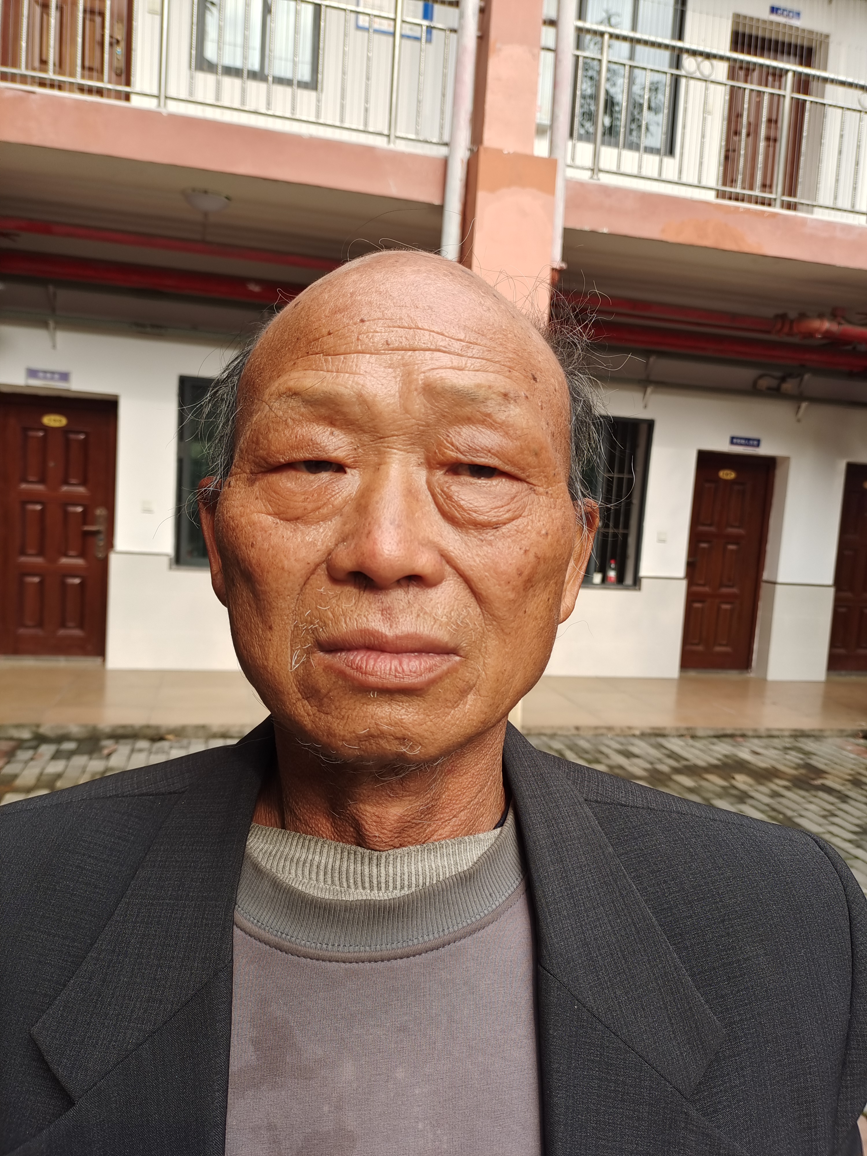 走失者照片 重庆寻亲：六旬老人被救助，自述叫李...