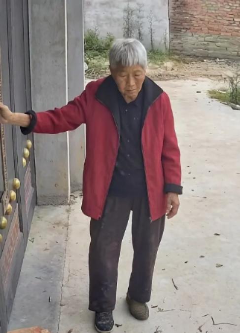 走失者照片 周口寻人：七旬老太走失，患阿尔茨海...