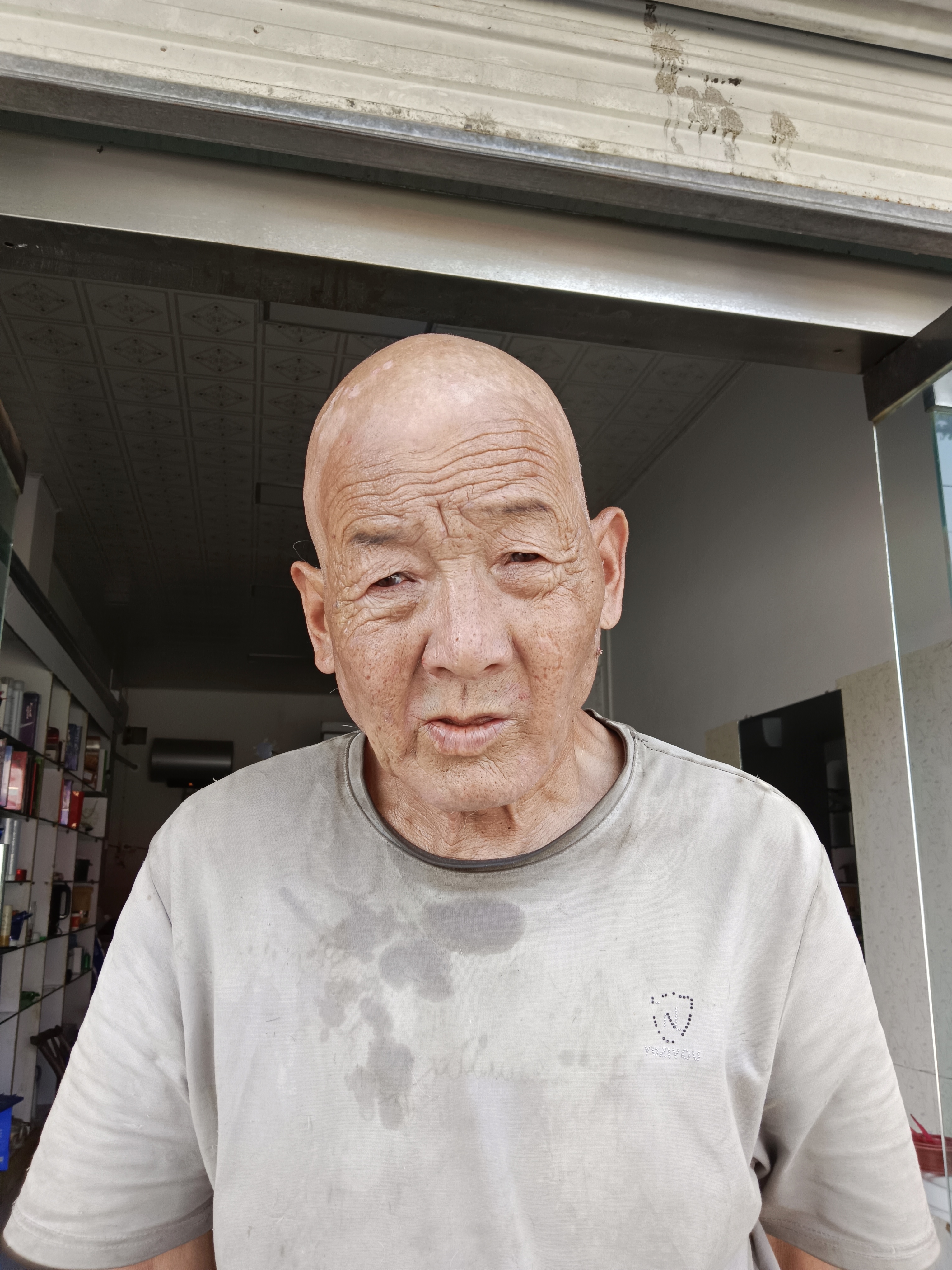 走失者照片 商洛寻亲：七旬老人被救助，自述叫土...