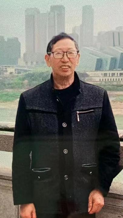走失者照片 紧急寻人！重庆六旬老人失联，穿蓝色...