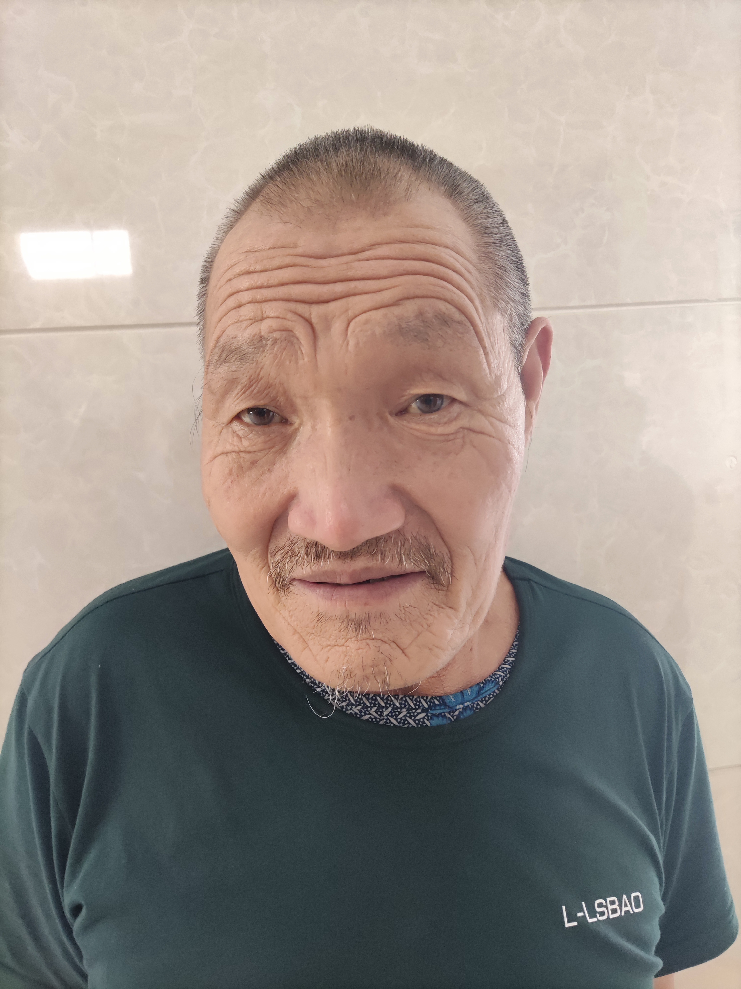 走失者照片 渭南市寻亲：六旬老人在华阴市被救助...