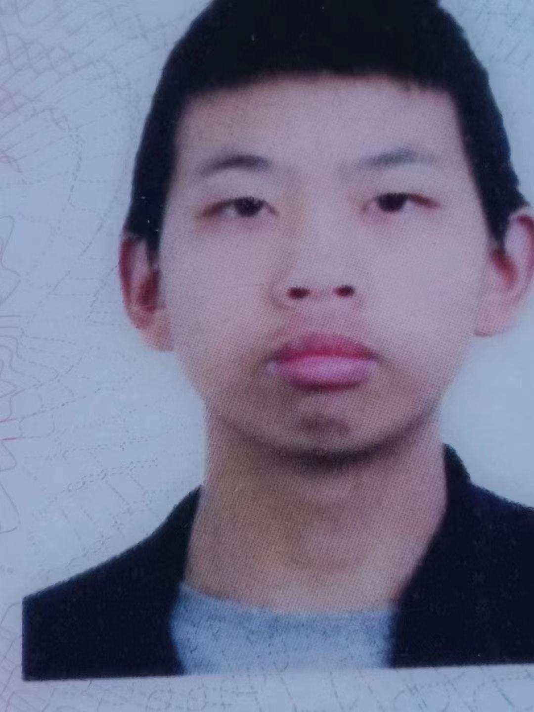 走失者照片 晋中急寻：16岁男孩失联月余，穿黑...