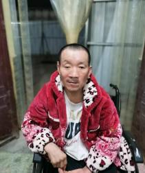 走失者照片 周口寻亲：中年男子被救助，穿粉红色...