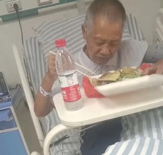 走失者照片 桂林急寻：六旬老人走失，穿白色衬衣...