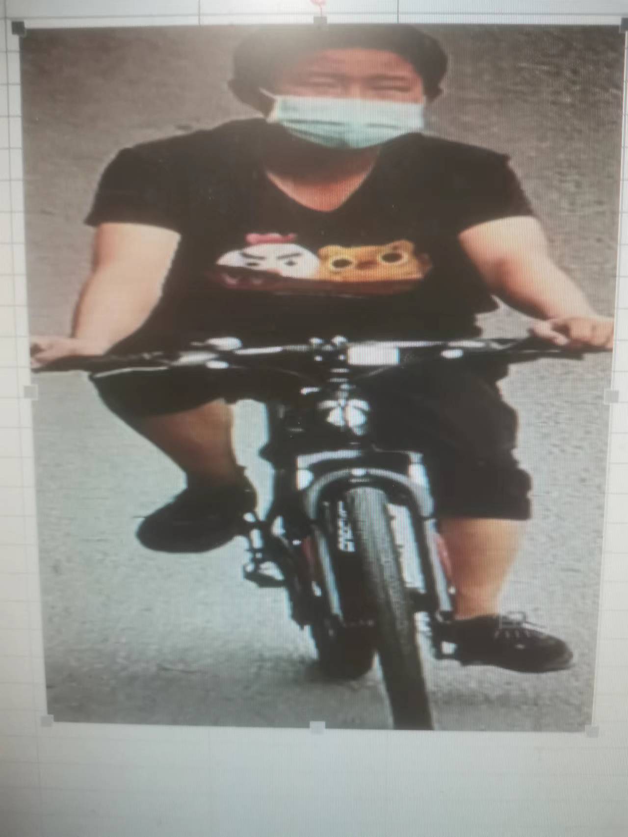 走失者照片 南京急寻：13岁男孩失联，穿黑色短...