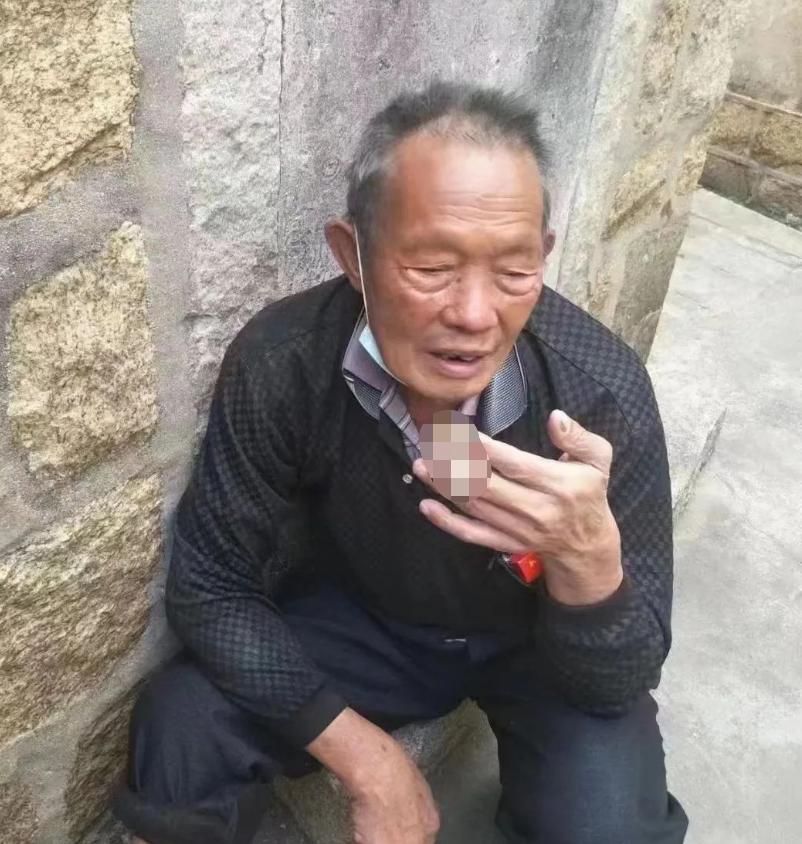 走失者照片 泉州晋江急寻：七旬老人失联，穿蓝色...
