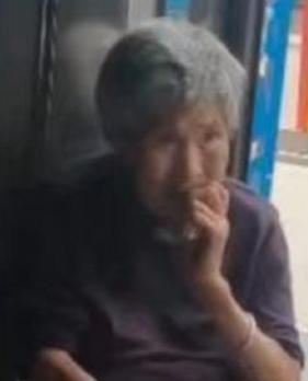 走失者照片 上饶急寻：八旬老太走失，驼背，高1...