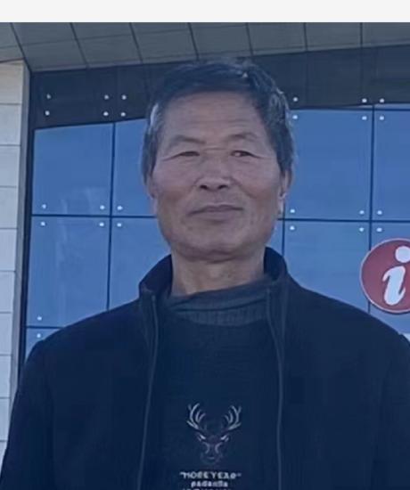 走失者照片 宝鸡急寻！五旬男子走失，穿灰色西服...