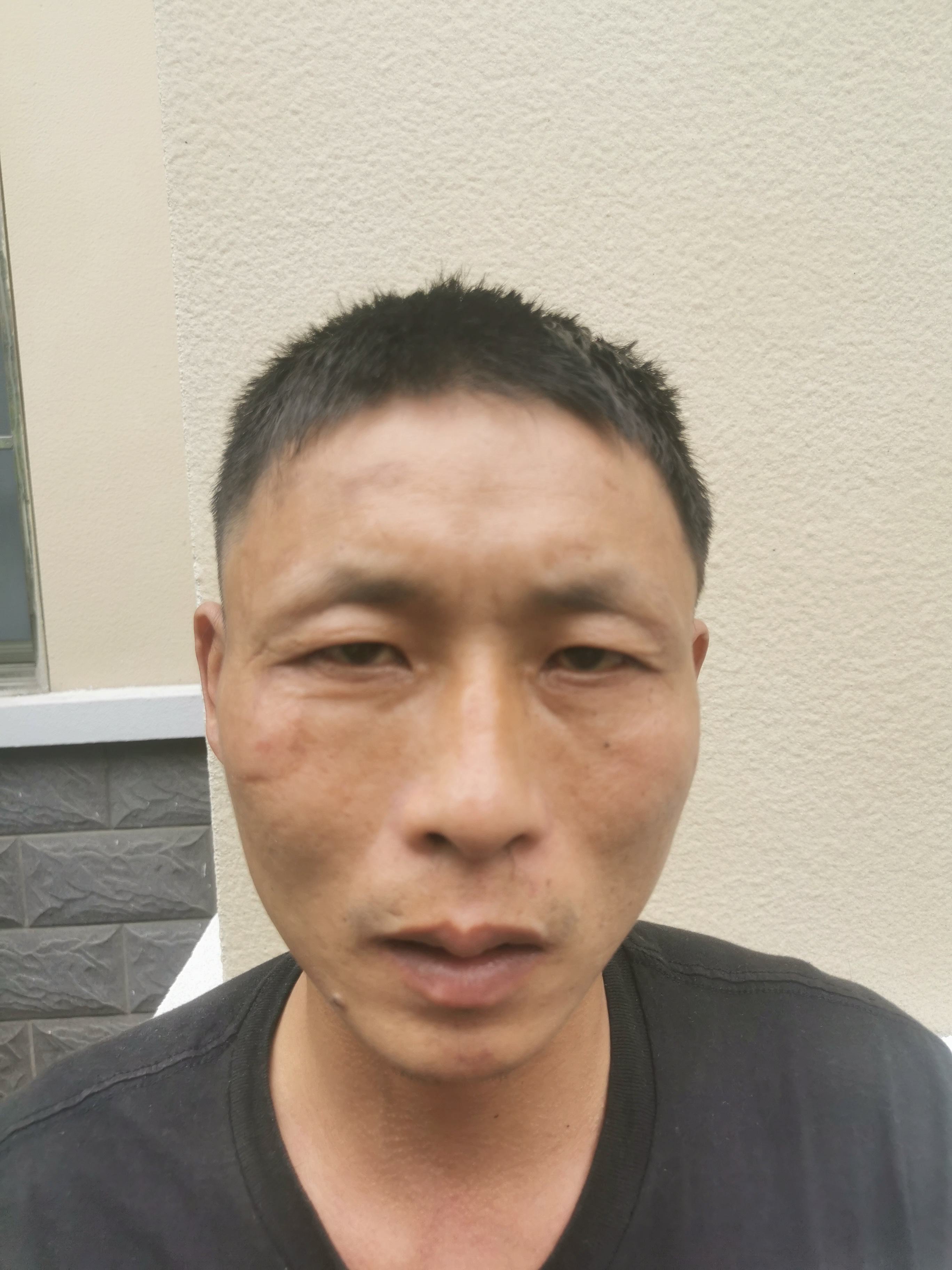 走失者照片 南京寻亲：青年男子被救助，自述叫李...