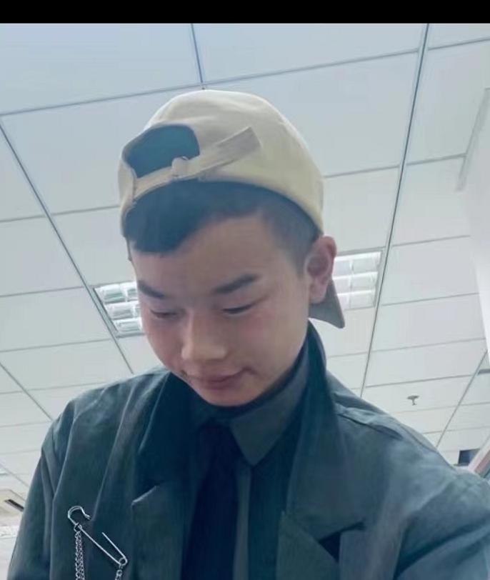 走失者照片 孩子快回来吧！17岁男孩在上海失联...