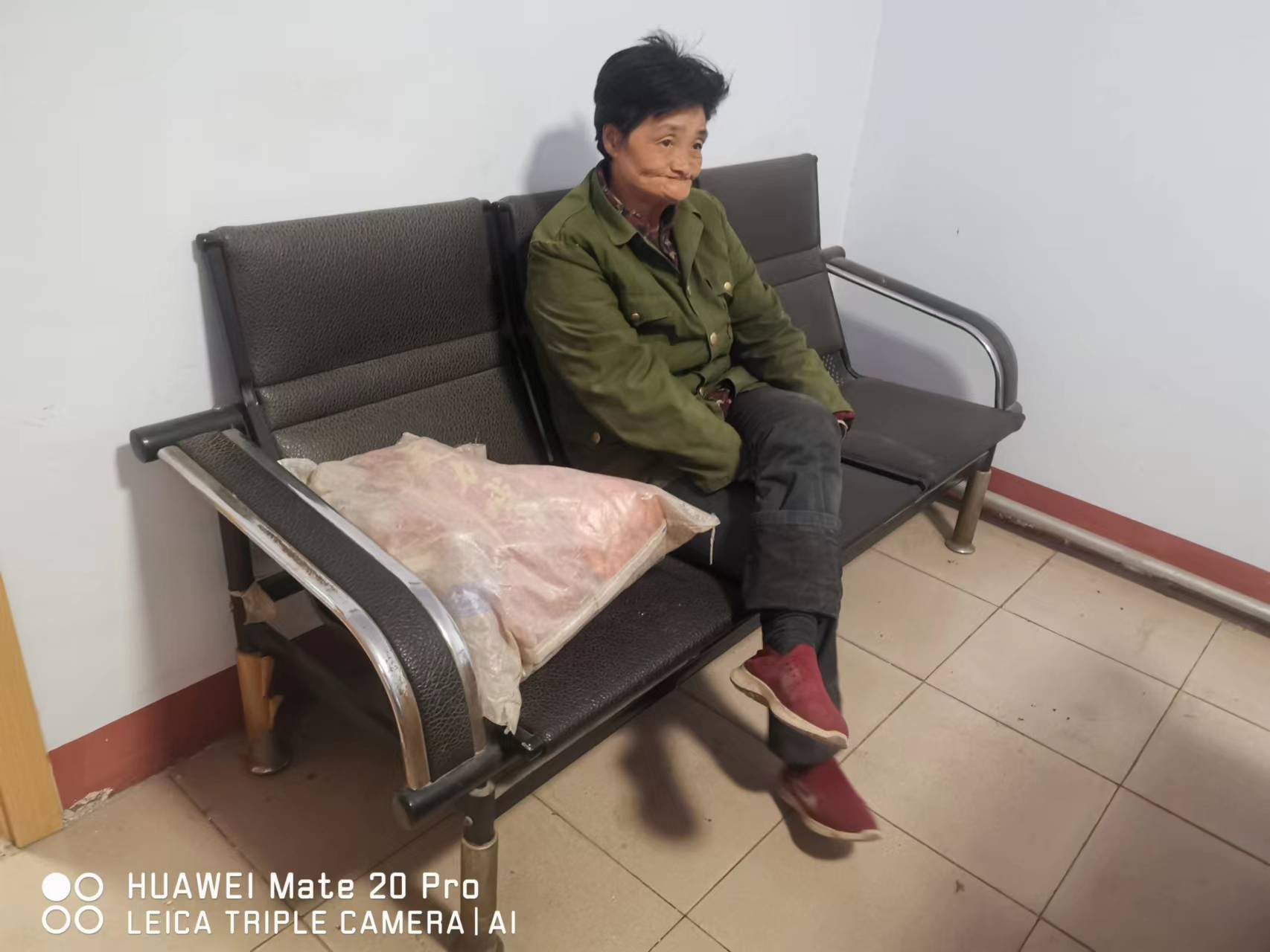 走失者照片 石家庄辛集寻亲：六旬老太被救助，自...