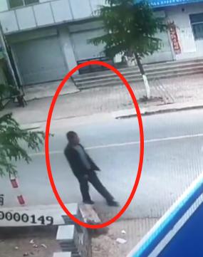 走失者照片 宝鸡急寻！五旬男子走失，穿灰色西服...
