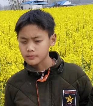 走失者照片 淮南急寻：初三男生失联，戴眼镜，穿...