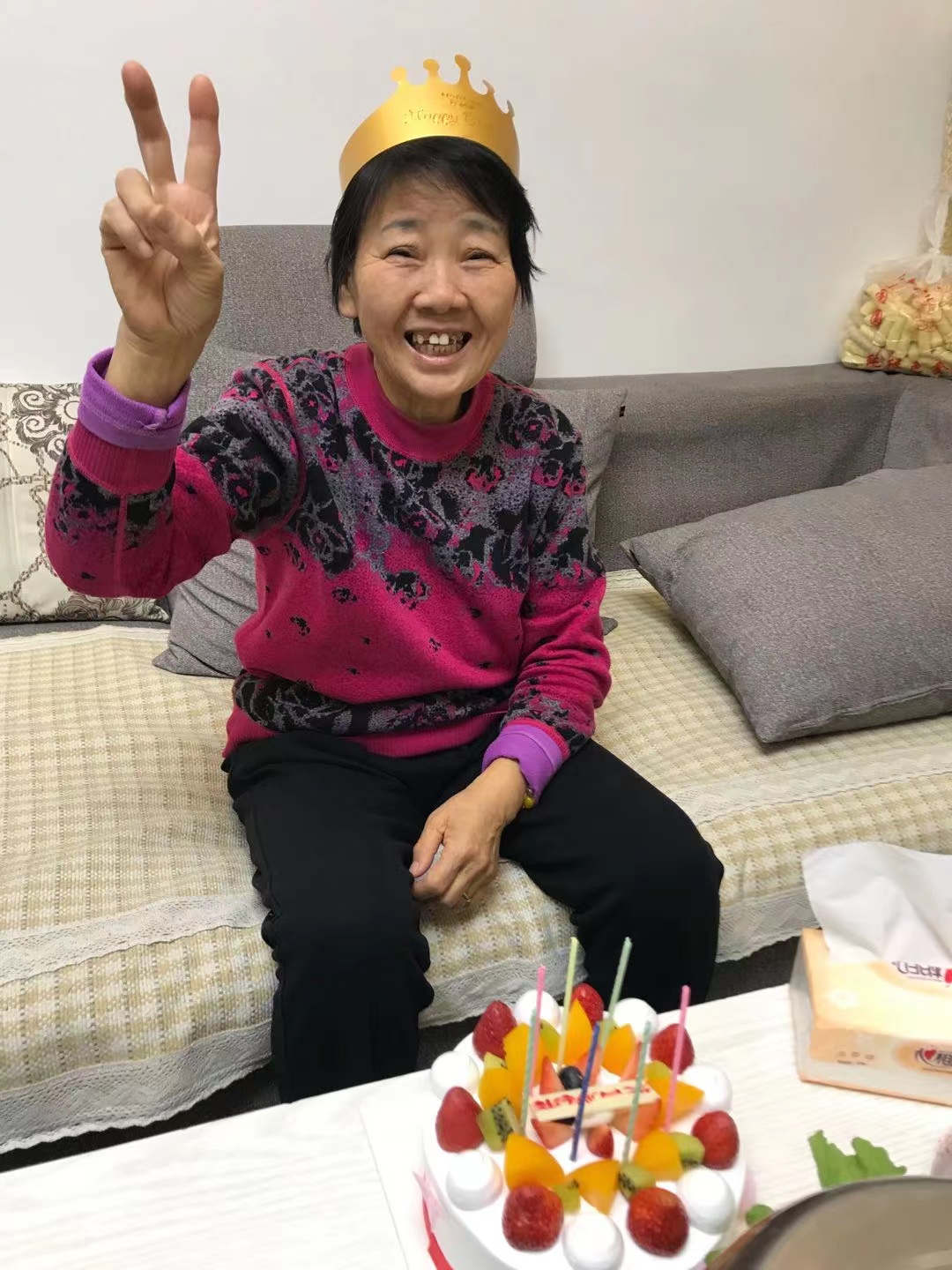 走失者照片 沈阳急寻：七旬老太走失，穿紫色运动...