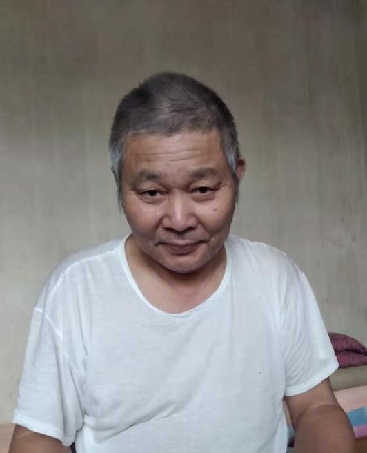 走失者照片 上海急寻：七旬老人走失，穿蓝色长袖...