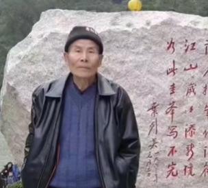 走失者照片 七旬老人在西安失联，穿灰色衣服，戴...