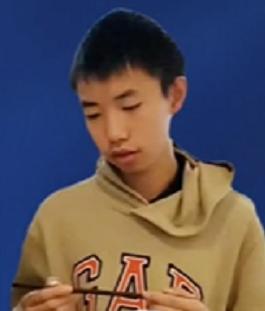 走失者照片 广元急寻：17岁少年失联，穿格子上...
