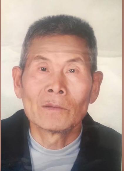 走失者照片 七旬老人在西安失联，穿灰色衣服，戴...