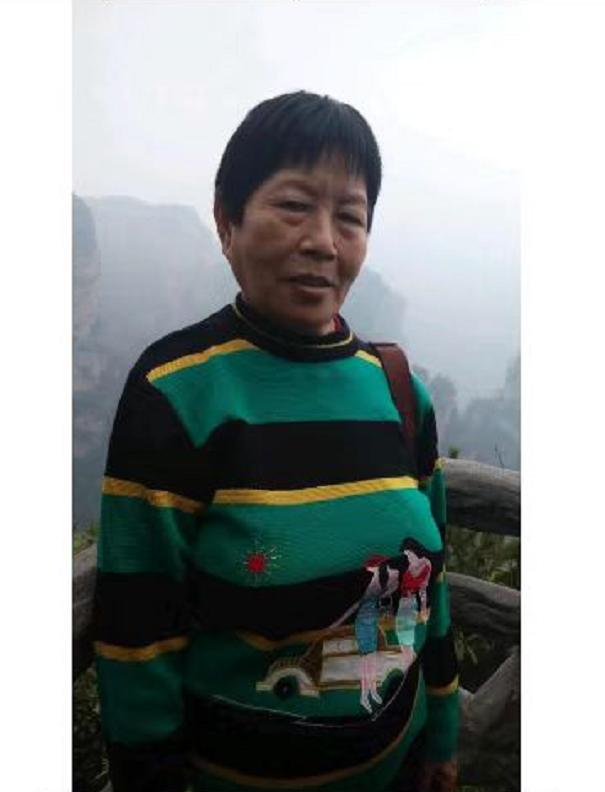 走失者照片 福州急寻：七旬老太走失，穿棕色格子...