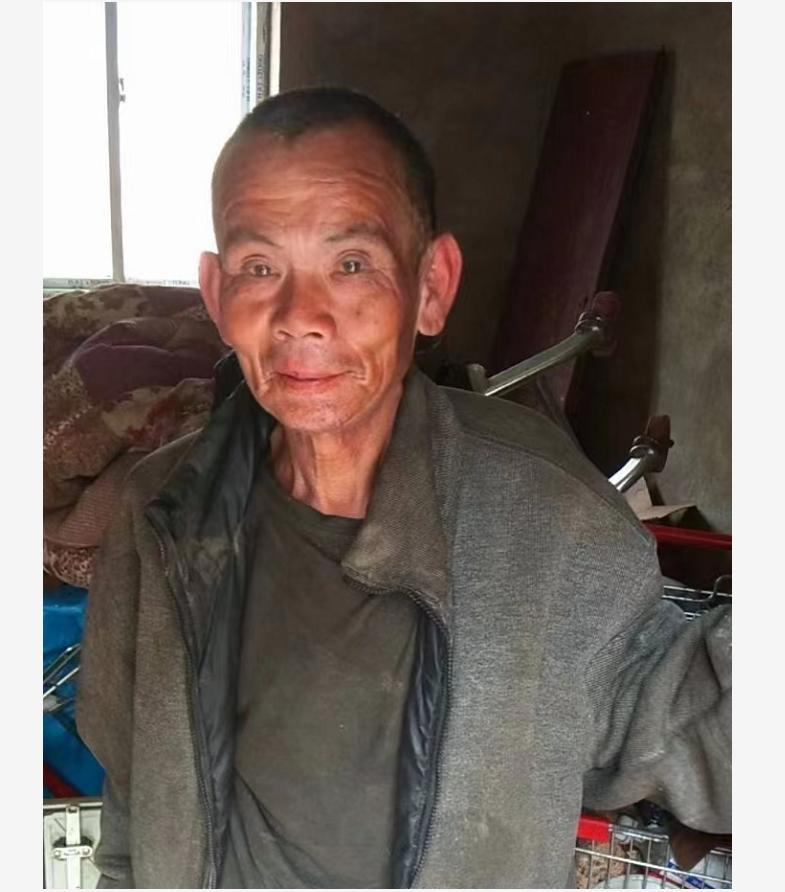 走失者照片 泉州急寻：六旬老人失联十余日，穿黑...