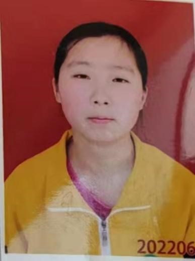 走失者照片 咸阳急寻：16岁女孩失联，高1米6