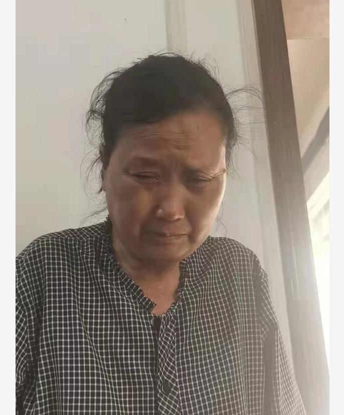 走失者照片 恩施州六旬老太被救助，穿黑白格子衬...