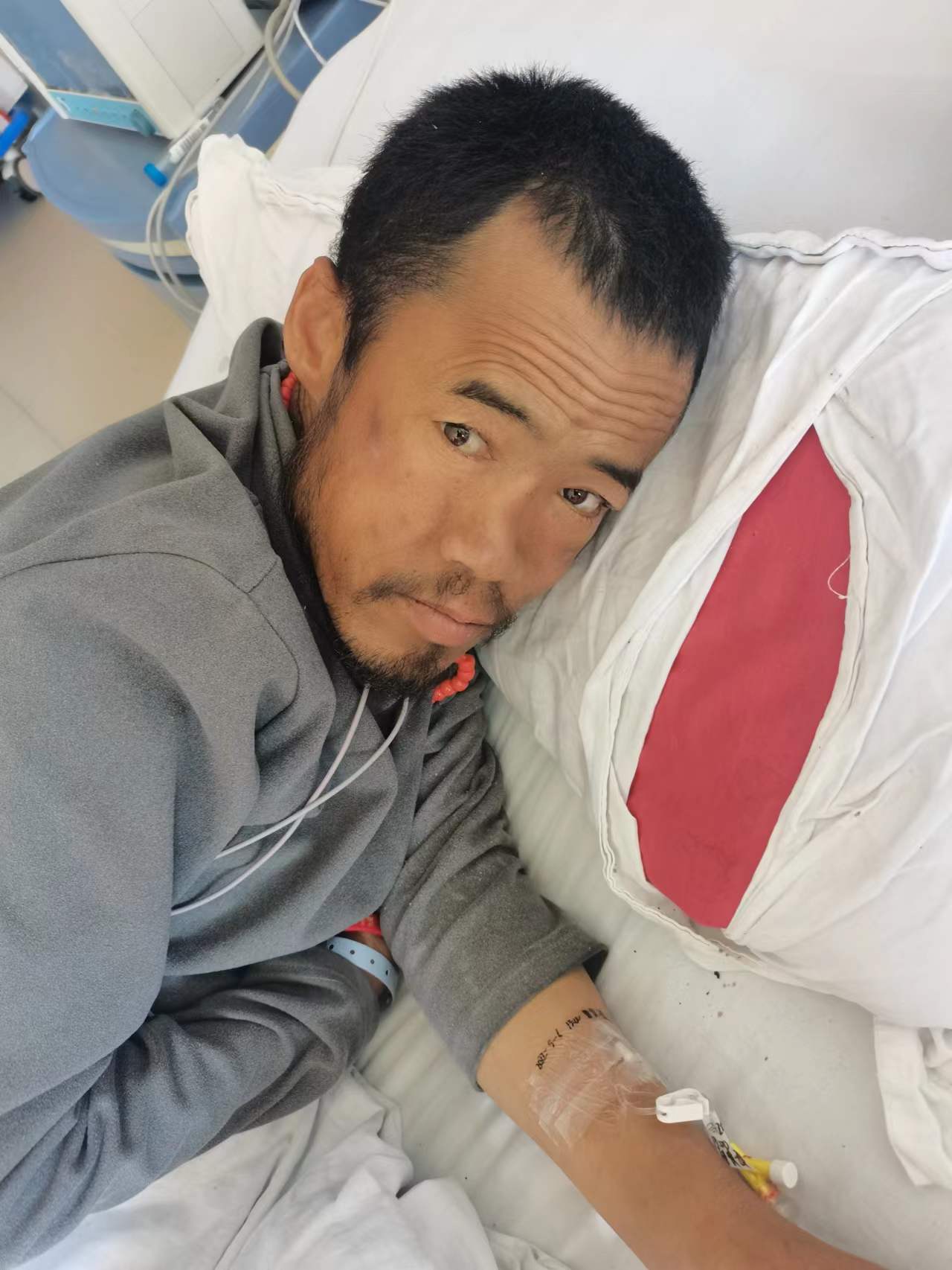 走失者照片 海南州寻亲：中年男子被救助，自述叫...