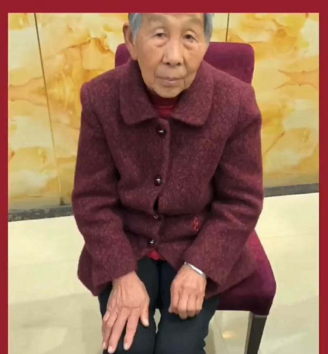 走失者照片 襄阳枣阳急寻：七旬老太走失，患重度...