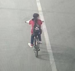 走失者照片 驻马店急寻：14岁女生失联，穿酒红...
