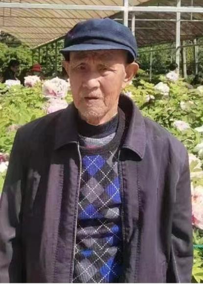 走失者照片 洛阳急寻！八旬老人失联，戴深蓝色鸭...