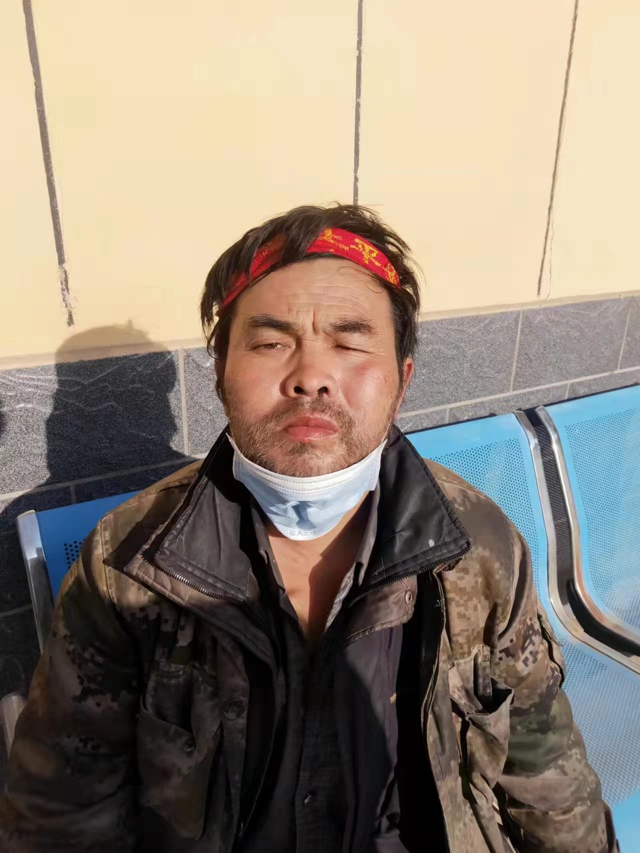 走失者照片 庆阳寻亲：青年男子被救助，自述叫刘...