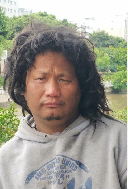 走失者照片 玉林寻亲：青年男子被救助数月，穿棕...