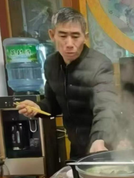 走失者照片 郴州市寻人：六旬老人走失，穿藏青色...