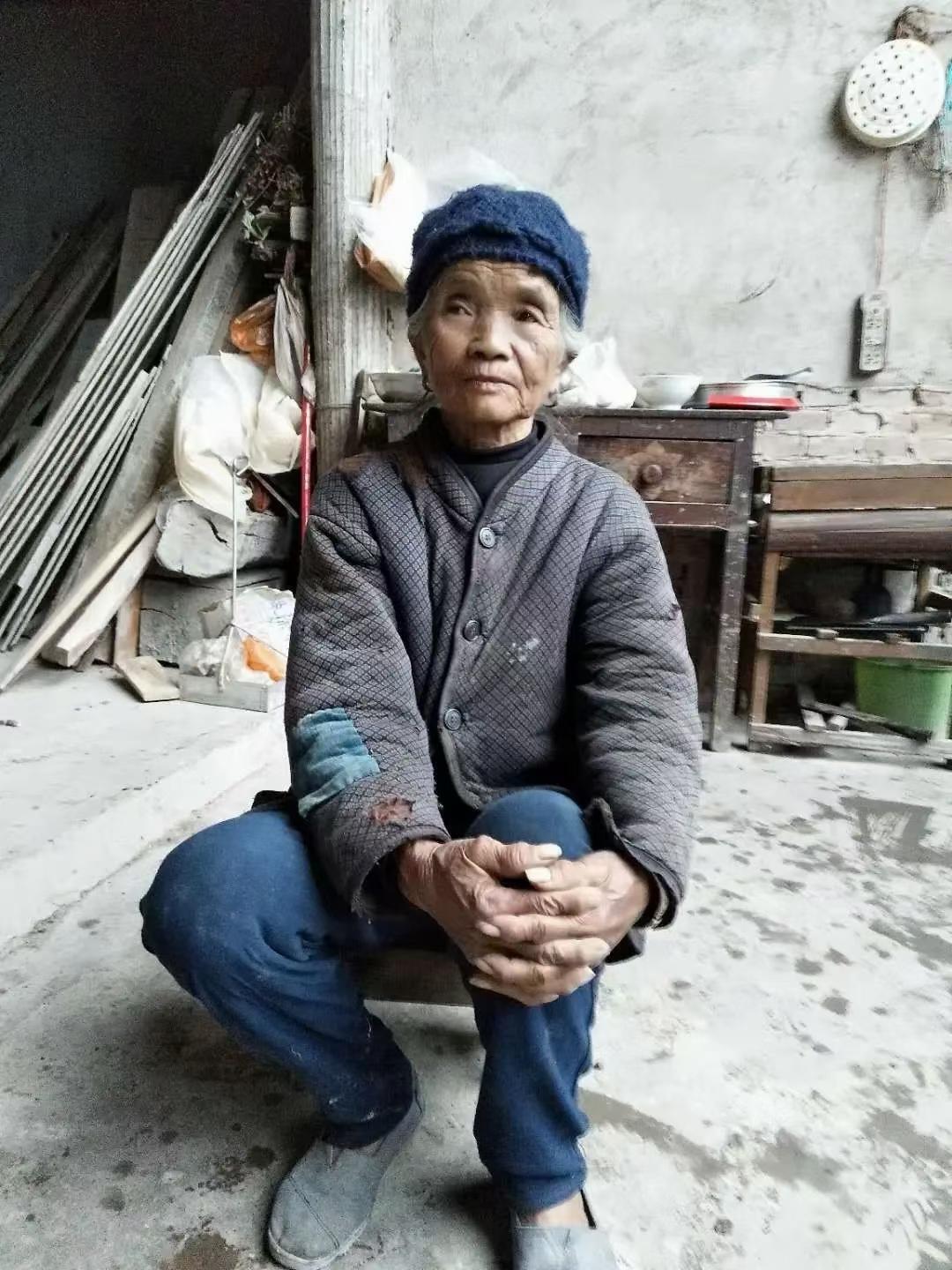 走失者照片 红河州蒙自市急寻：九旬老太失联多日...