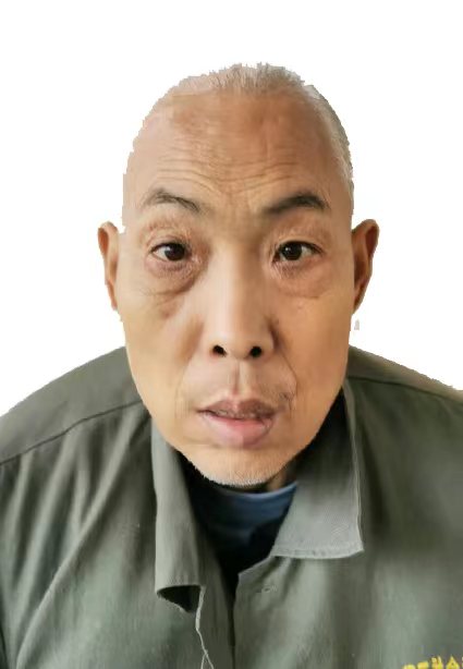 走失者照片 荆州寻亲：六旬老人被救助，穿灰色外...