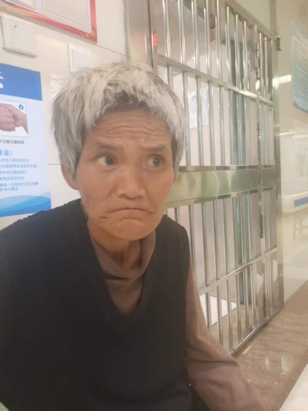 走失者照片 铜陵市寻亲：七旬老太被救助，穿黑色...