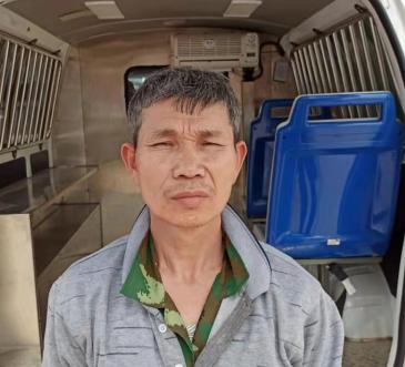 走失者照片 钦州寻亲：六旬老人被救助，穿灰色秋...