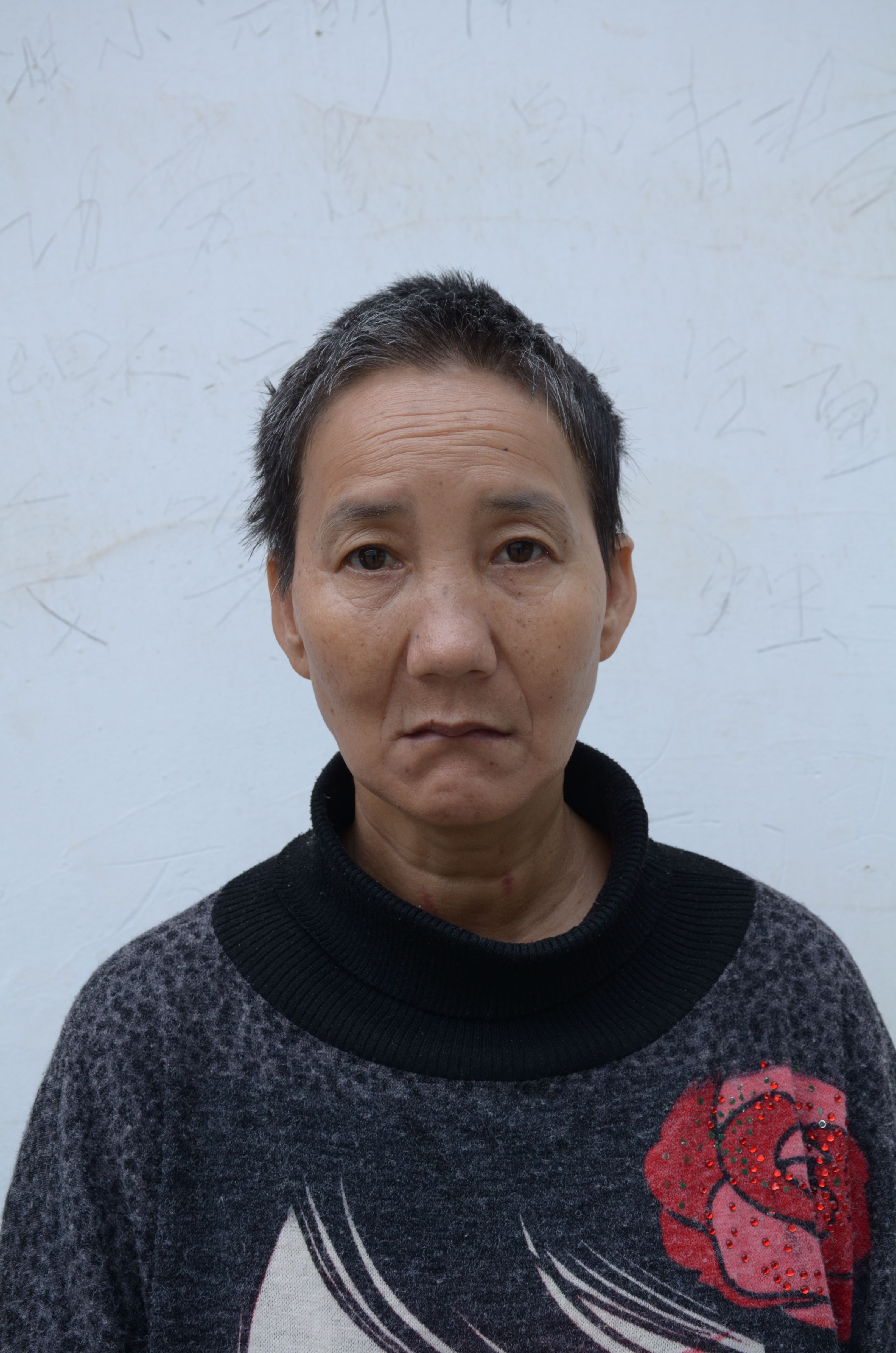 走失者照片 淮南寻亲：五旬女子被救助，穿黑色印...