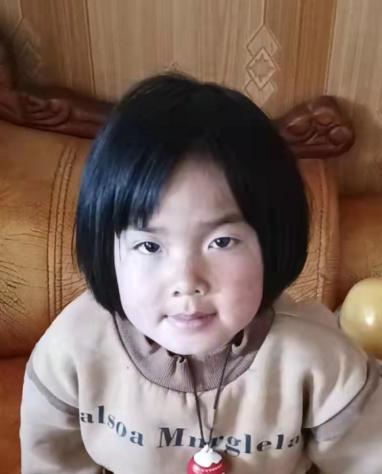 走失者照片 承德寻亲：8岁女孩自幼被救助，裹红...