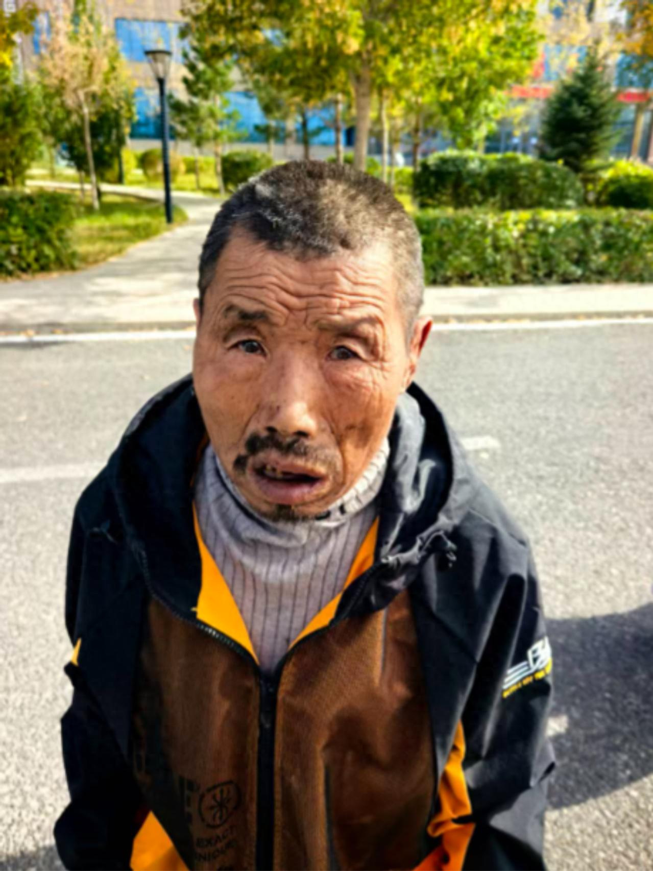 走失者照片 锡林郭勒锡林浩特寻亲：五旬男子被救...