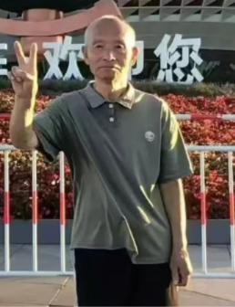 走失者照片 大连寻人：七旬老人走失，患小脑萎缩...