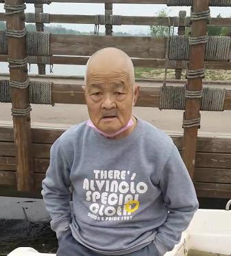 走失者照片 天津急寻：八旬老人走失，患小脑萎缩...
