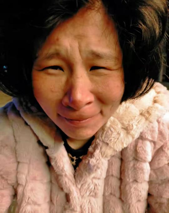 走失者照片 周口寻亲：青年女子被救助，穿粉色睡...