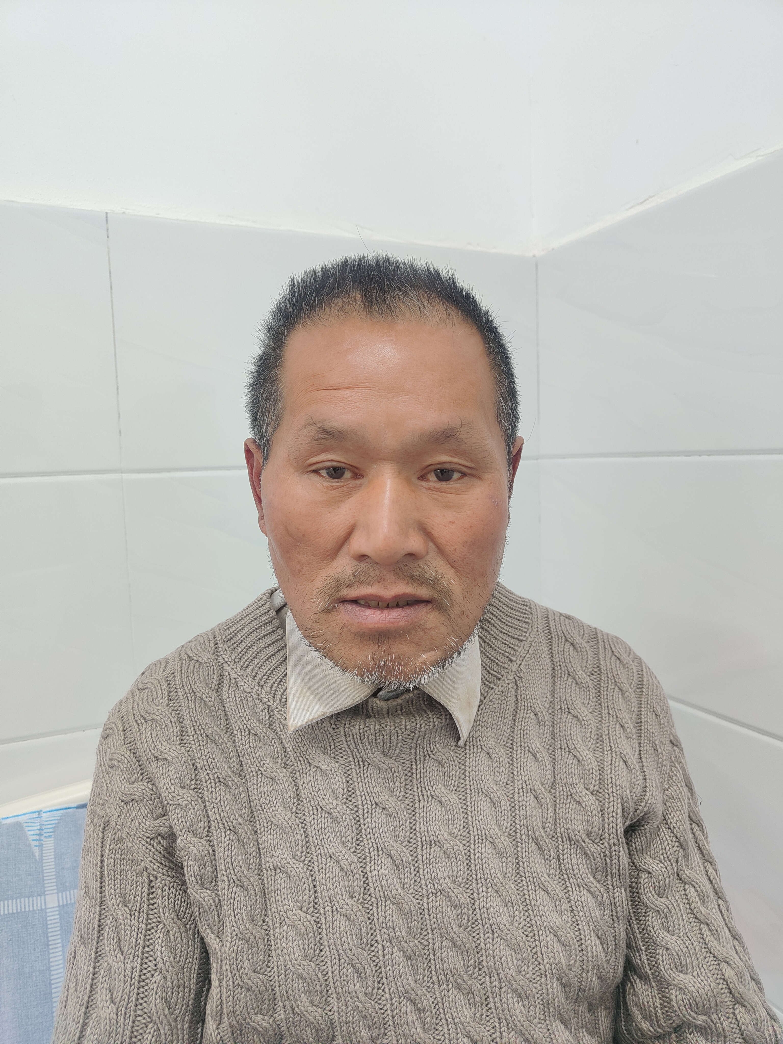走失者照片 阜阳寻亲：六旬老人被救助，哑巴，穿...