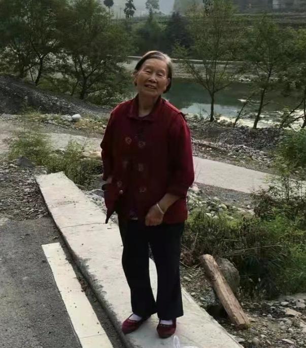 走失者照片 汉中急寻：七旬老太走失，患阿尔茨海...