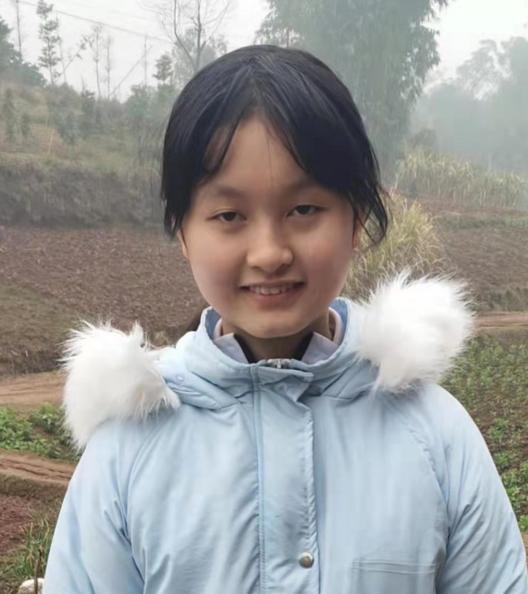 走失者照片 孩子快回家！成都13岁女孩离家失联...